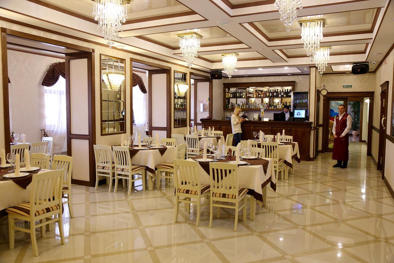 Best Hotel And Restaurant Complex Dunaivtsi Esterno foto